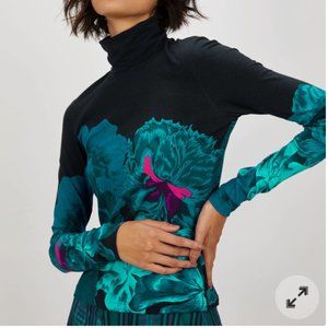 The Kit turtleneck, jewel iris, black and green, size medium, EUC, super soft